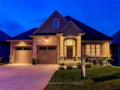 56 ROSEWOOD Crescent, Welland, ON L0S 1E6