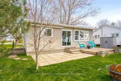 25 ERIE HEIGHTS Line, Haldimand County, ON N0A 1K0