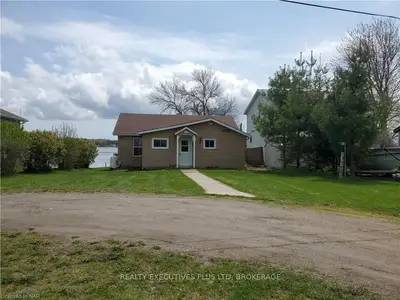 25 HORSESHOE Lane, Prince Edward County, ON K0K 1T0