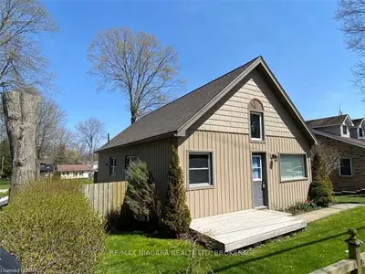 10574 LAKESHORE Road W, Wainfleet, ON L3K 5V4