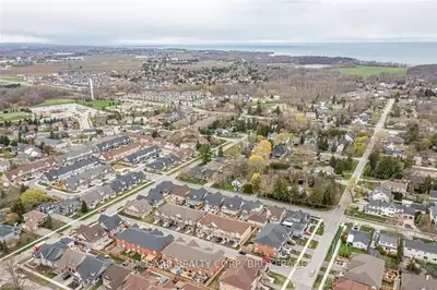 13 GEORGE MANOR, Niagara-on-the-Lake, ON L0S 1J0