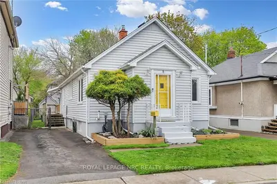 8 ATWOOD Street, St. Catharines, ON L2R 1H1