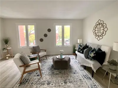 130 Livingston Avenue 4, Grimsby, ON L3M 4W5