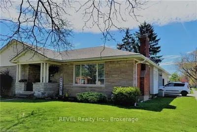 13 LINWOOD Drive, Welland, ON L3C 2A9