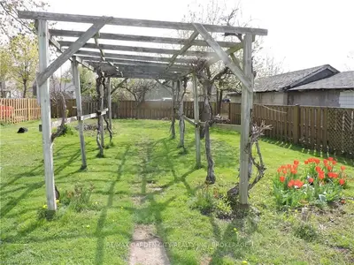 324 Hellems Avenue, Welland, On L3b 3c1