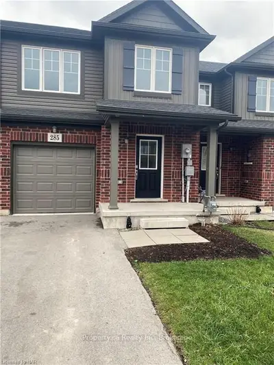 285 Silverwood Avenue, Welland, On L3c 0c5