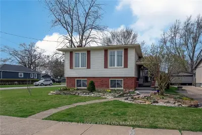 3987 WELLAND Street, Niagara Falls, ON L2G 6J6
