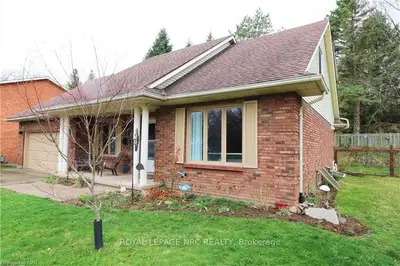 14 CYNTHIA Court, Pelham, ON L0S 1E1