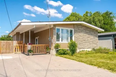7423 JORDAN (MAIN FLOOR) Avenue, Niagara Falls, ON L2G 5N3