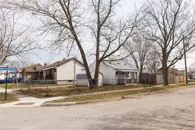 123 Roosevelt Avenue, Welland, On L3b 2g6