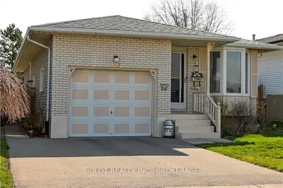 165 Woodrow Street, St. Catharines, ON L2P 3V8