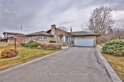 2237 NIAGARA Parkway, Fort Erie, ON L2A 5M4