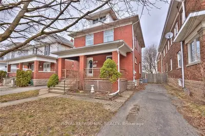 4881 STAMFORD Street, Niagara Falls, ON L2E 1M2