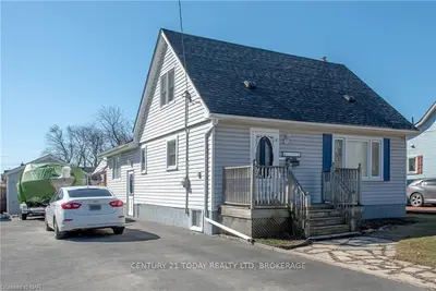 6048 BROOKS Street, Niagara Falls, ON L2J 1N7