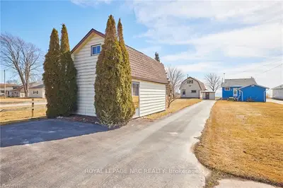10837 LAKESHORE Road, Wainfleet, ON L0S 1V0