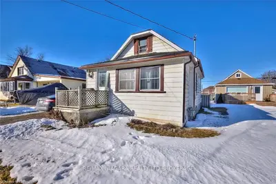 22 Clarke Street, Port Colborne, ON L3K 2G1
