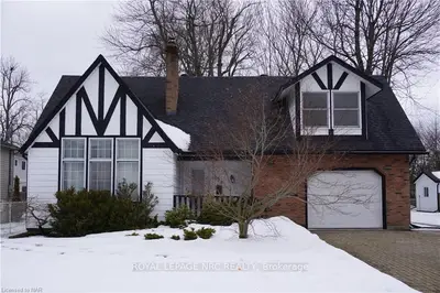 631 LAKESIDE Road, Fort Erie, ON L2A 4Y3