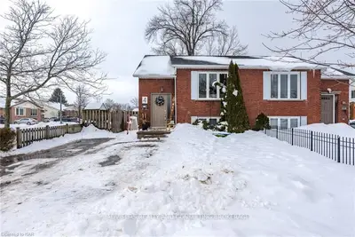 4 JOSHUA Court, Welland, ON L3C 7E3