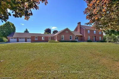 887 Rosehill Road, Fort Erie, On L2a 5m4