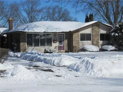 4554 PATRICIA Court, Niagara Falls, ON L2E 5P9