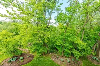 32 Aberdeen Lane S, Niagara-on-the-lake, On L0s 1j0