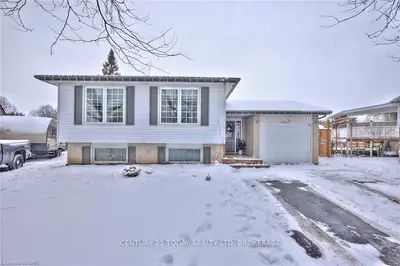 6447 KENDALE Court, Niagara Falls, ON L2H 1Z2