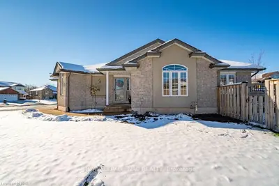 7 SHAMROCK Avenue, Port Colborne, ON L3K 6B6