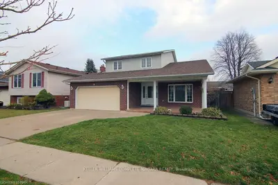 54 FIRST ST LOUTH Street, St. Catharines, ON L2S 3J4