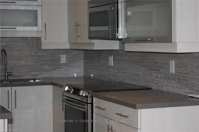 238 Bertie Street 1, Fort Erie, ON L2A 1Z3
