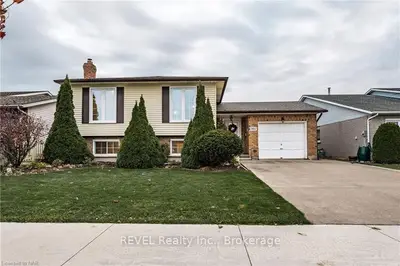 7802 CHOROZY Street, Niagara Falls, ON L2H 2N7