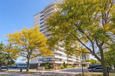 215 GLENRIDGE Avenue 903, St. Catharines, ON L2T 3J7