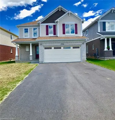 7734 CLENDENNING Street, Niagara Falls, ON L2G 7T3
