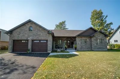 238 DOUGLAS Street, Fort Erie, ON L2A 3X3