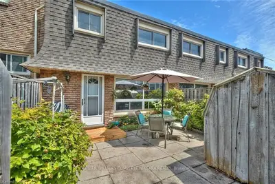 6 Viking Court 208, Grimsby, On L3m 3t9