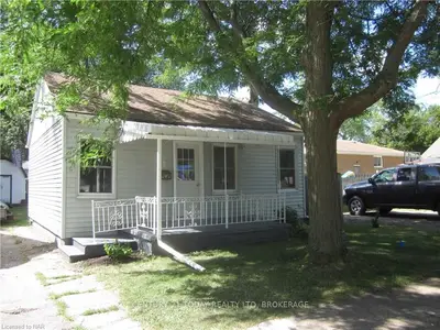 13 Dover Court, Welland, On L3b 4t1