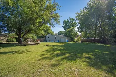 1a Essex Lane, St. Catharines, On L2t 1a4