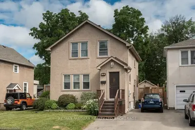 132 Elizabeth St W Street, Welland, On L3c 4m4