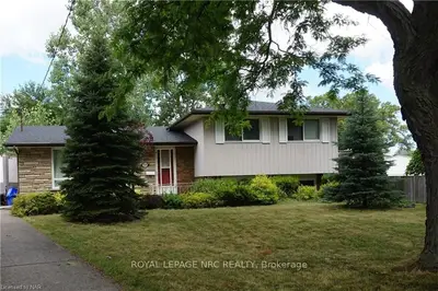 7055 PARKLAWN Court, Niagara Falls, ON L2G 5B8