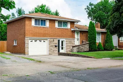 12 HUGHES Avenue, Welland, ON L3B 1M5