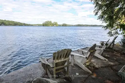 1153 ROBERTS BAY Road 11, Muskoka Lakes, ON P0B 1J0