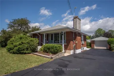 220 Bowen Road, Fort Erie, On L2a 2y8
