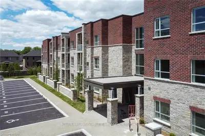 529 South Pelham Road 209, Welland, ON L3C 3C7