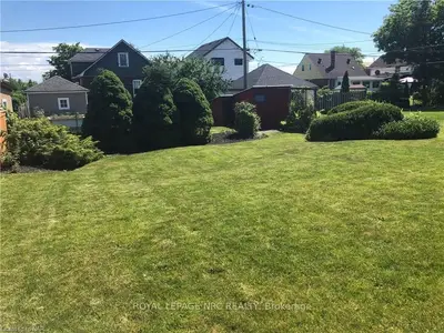 35 Bowden Street, Fort Erie, On L2a 2p5
