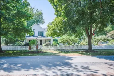 343 Regent Street, Niagara-on-the-lake, On L0s 1j0