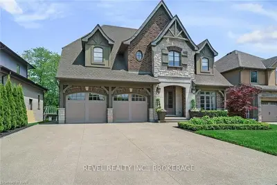 9 RHODES Court, Pelham, ON L0S 1E4