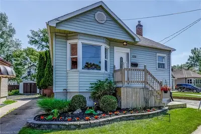 122 CARLTON Street, St. Catharines, ON L2R 1R3