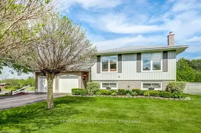 12 OXFORD Boulevard, Port Colborne, ON L3K 5C9