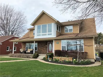 33 LAKESHORE Road W, Port Colborne, ON L3K 2S2