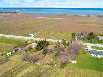 273 Lakeshore Road, Niagara-on-the-lake, On L0s 1j0