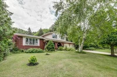 16 SHEPPARD Crescent, Niagara-on-the-Lake, ON L0S 1J0